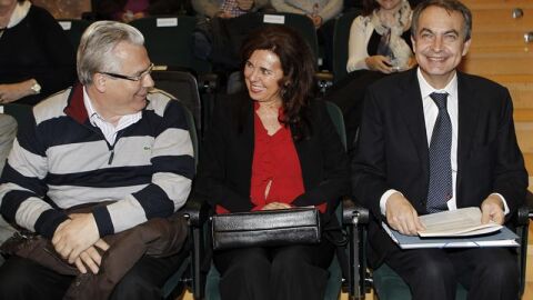 Jos&eacute; Luis Rodr&iacute;guez Zapatero y Baltasar Garz&oacute;n en el coloquio en Sevilla