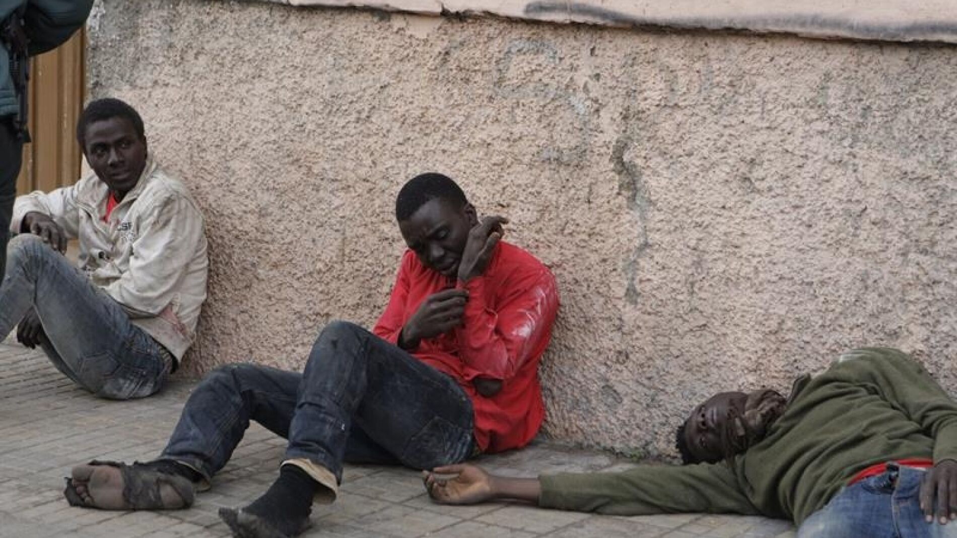 Inmigrantes entran en Melilla tras asaltar la valla fronteriza