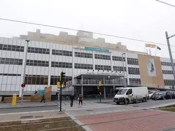 Fachada del Hospital Miguel Servet de Zaragoza. Fachada del Hospital Miguel Servet de Zaragoza.