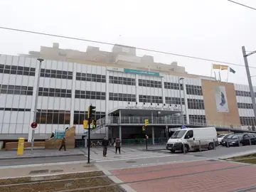 Fachada del Hospital Miguel Servet de Zaragoza. Fachada del Hospital Miguel Servet de Zaragoza.