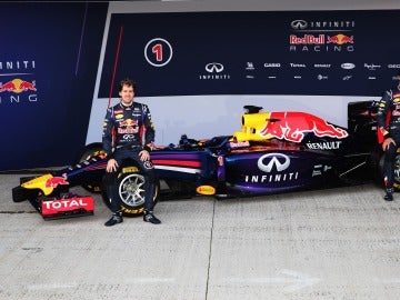 Vettel y Ricciardo con el nuevo RB10