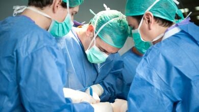 Colocan un dispositivo para irradiar el cáncer de mama desde el interior