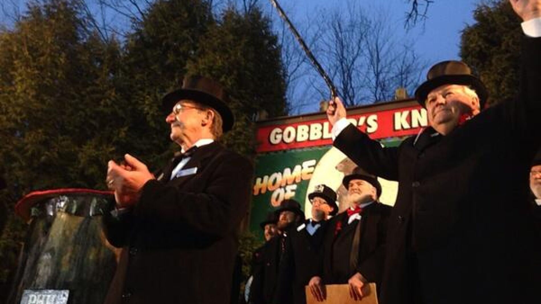 Los miembros del Club de la marmota Phil