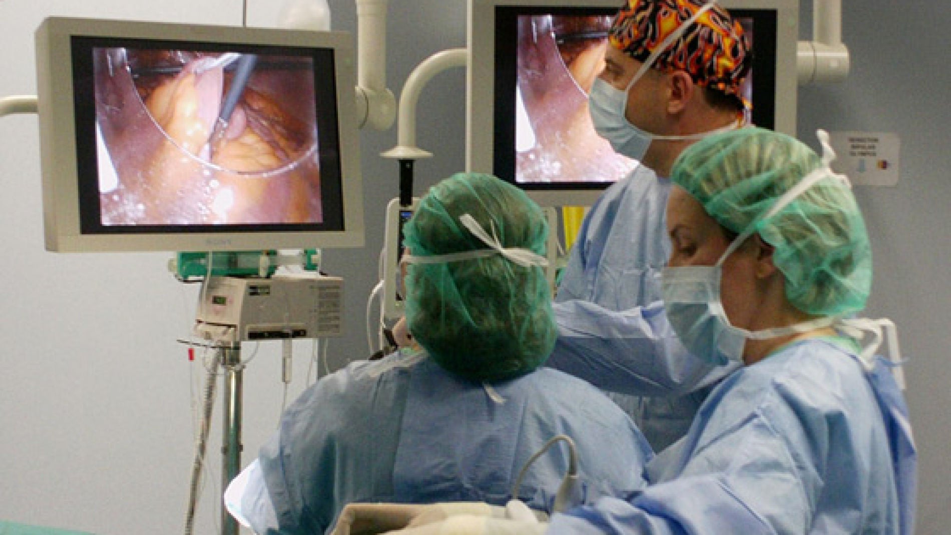 Foto de archivo de una endoscopia en el Hospital Quir&oacute;n de M&aacute;laga