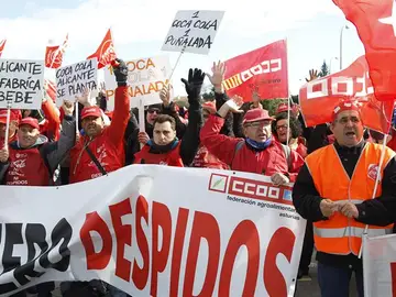 Trabajadores de Coca-Cola protestan frente a las oficinas de Iberian Partners Trabajadores de Coca-Cola protestan frente a las oficinas de Iberian Partners