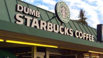 Abren un 'Dumb Starbucks Coffee'