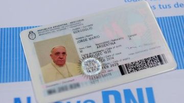 El nuevo documento de identidad del Papa Francisco