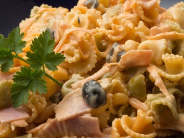 Ensalada de pasta y jamón Ensalada de pasta y jamón