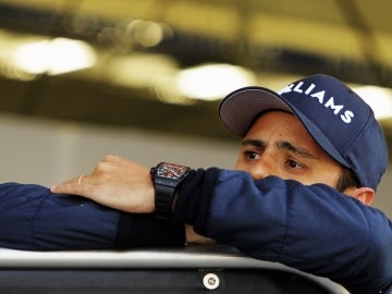 Felipe Massa en el box de Williams.