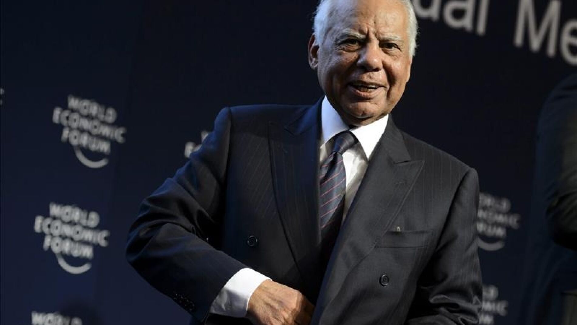 El primer ministro egipcio, Hazem el Beblaui, durante la 44 edici&oacute;n del Foro Econ&oacute;mico Mundial.