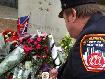 Un bombero de Nueva York lamenta los atentados del 11-S