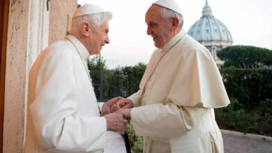 El papa emérito Benedicto XVI asistirá a la canonización de los dos Papas