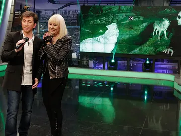 Aullando a lo bestia con Raffaella Carrá Aullando a lo bestia con Raffaella Carrá