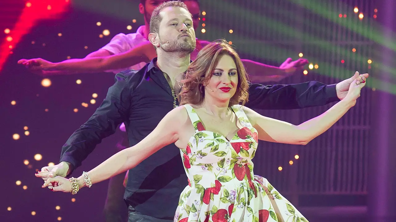 El Monaguillo y Lola Plazas bailan "Valió la pena"