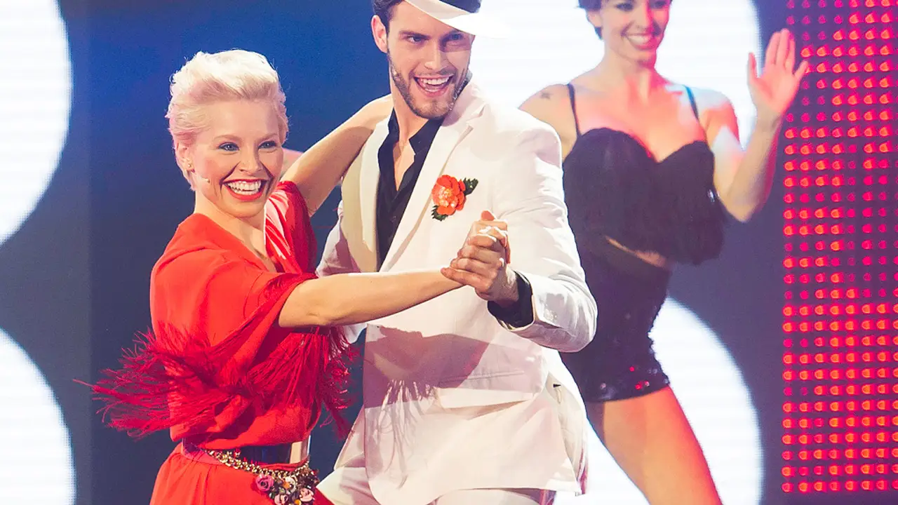 Soraya Arnelas y Miguel Herrera bailan "Mambo Nº 5"
