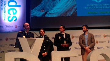 La Policía Nacional recoge el premio iRedes