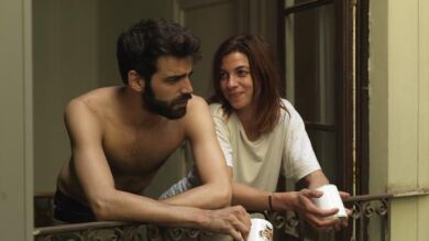 10.000 KM: ¿Puede el amor sobrevivir a la distancia? 