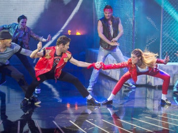 Laura y David que bailan "Beat it" de Michael Jackson