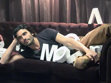 Álex García en el videoclip de 'Kamikaze' Álex García en el videoclip de 'Kamikaze'