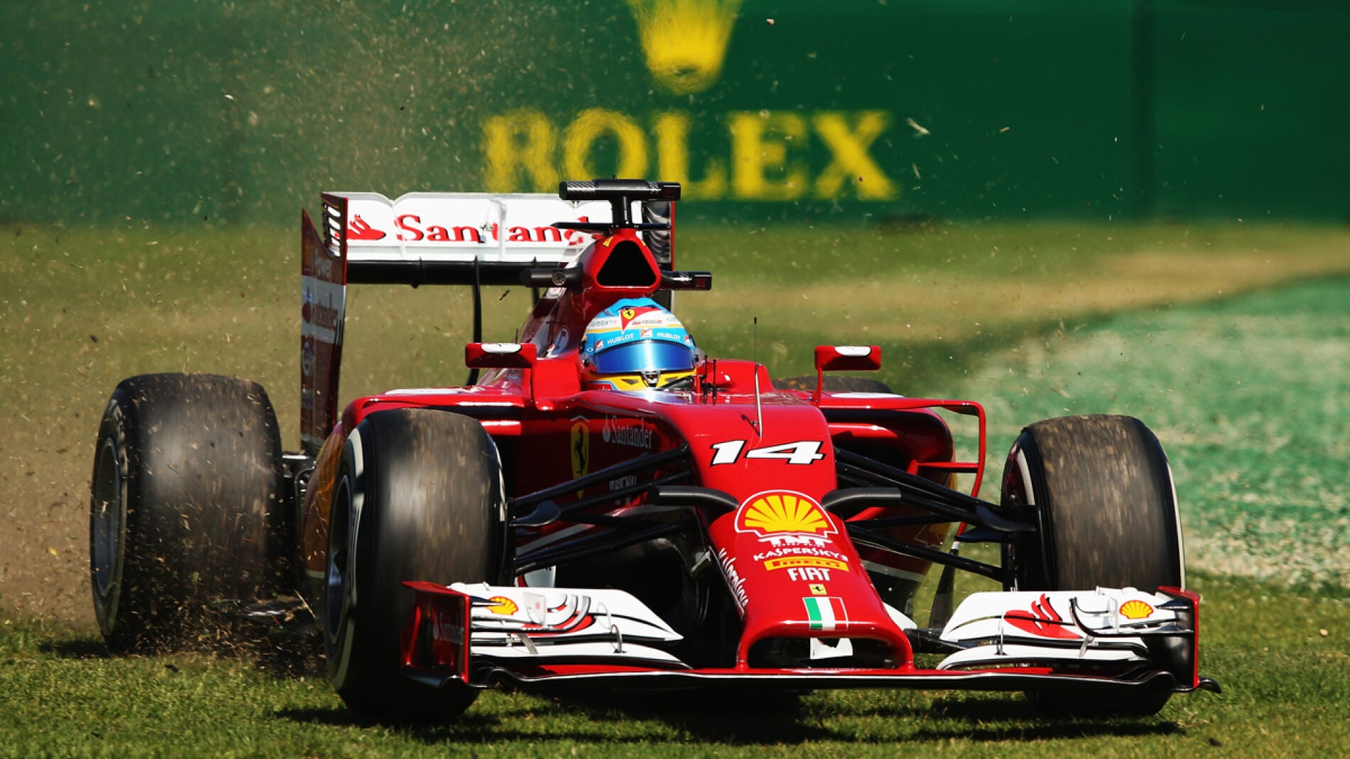 Alonso pilota por el c&eacute;sped australiano