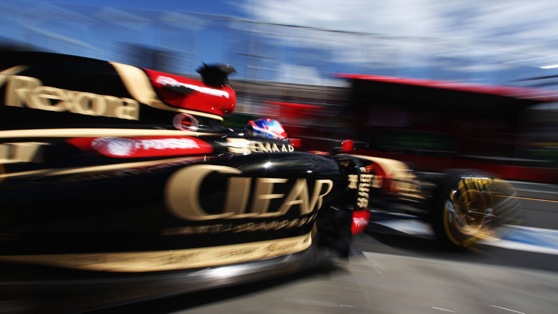 Grosjean sale de boxes