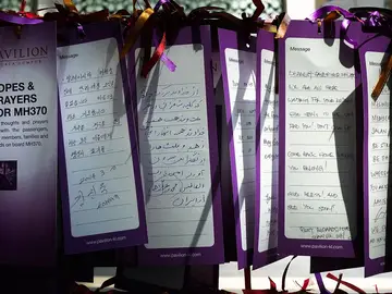 Homenaje en recuerdo de los pasajeros desaparecidos en el avión Homenaje en recuerdo de los pasajeros desaparecidos en el avión