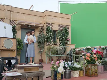Paula y Miguel Ángel graban en la azotea la sorpresa de cumpleaños de Ana Paula y Miguel Ángel graban en la azotea la sorpresa de cumpleaños de Ana