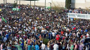 Unos 19.000 jóvenes celebran la Fiesta de la Primavera con un macrobotellón