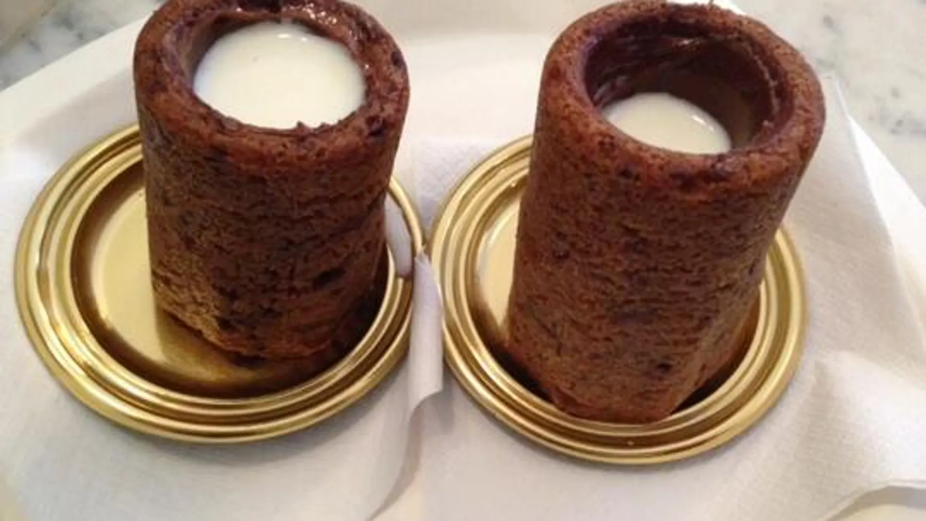 Nuevo dulce: galleta de chocolate rellena de leche Nuevo dulce: galleta de chocolate rellena de leche