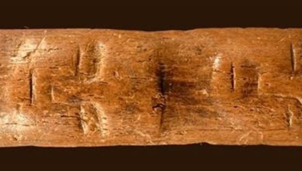 El CSIC halla en Siria un talla con rostros humanos de 10.000 años