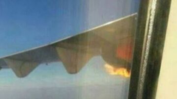 Imagen captada por uno de los pasajeros del avión malasio