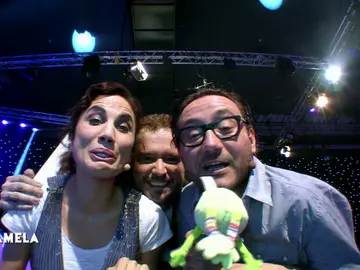 Carlos Santos, Toni Acosta y El Monaguillo hacen llorar al bebé Carlos Santos, Toni Acosta y El Monaguillo hacen llorar al bebé