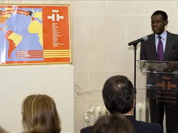 Obiang durante su conferencia en el Instituto Cervantes en Bruselas Obiang durante su conferencia en el Instituto Cervantes en Bruselas