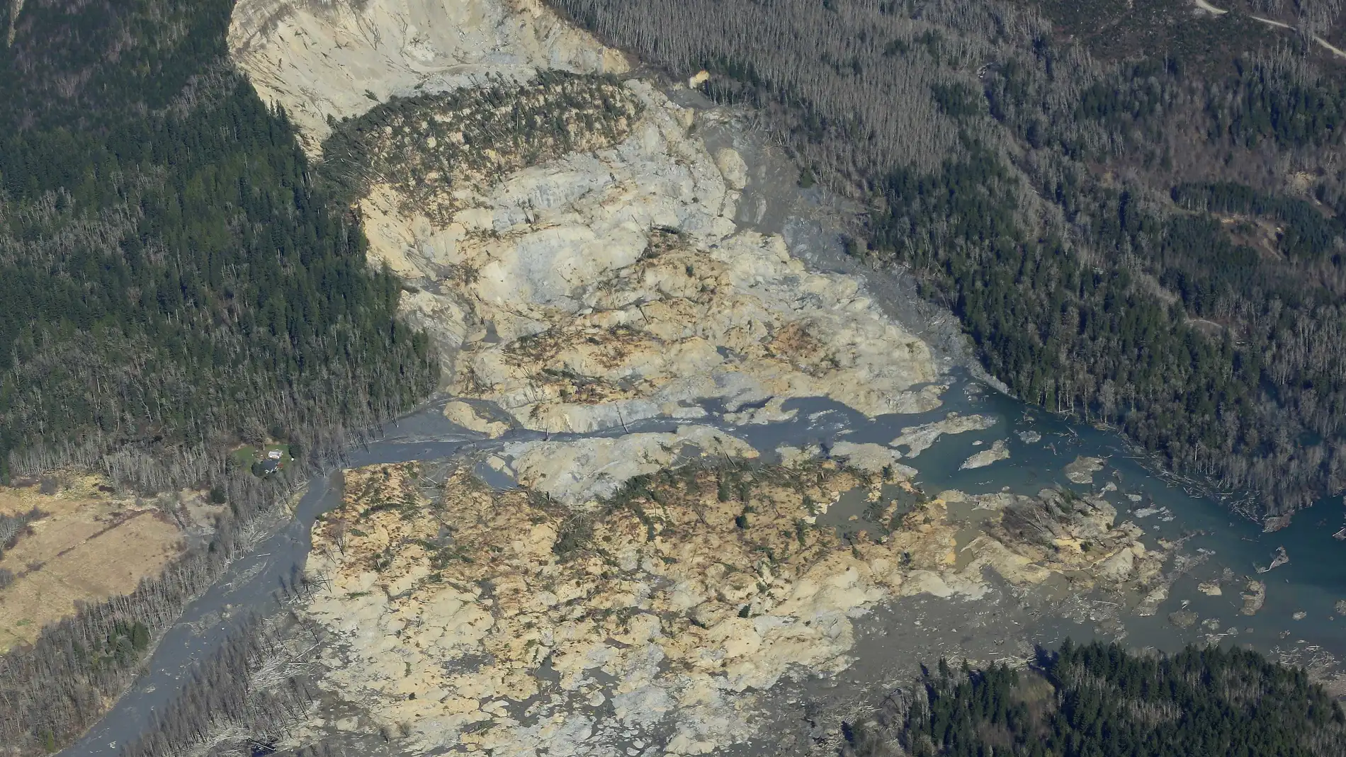 Imagen aérea del alud de barro Imagen aérea del alud de barro