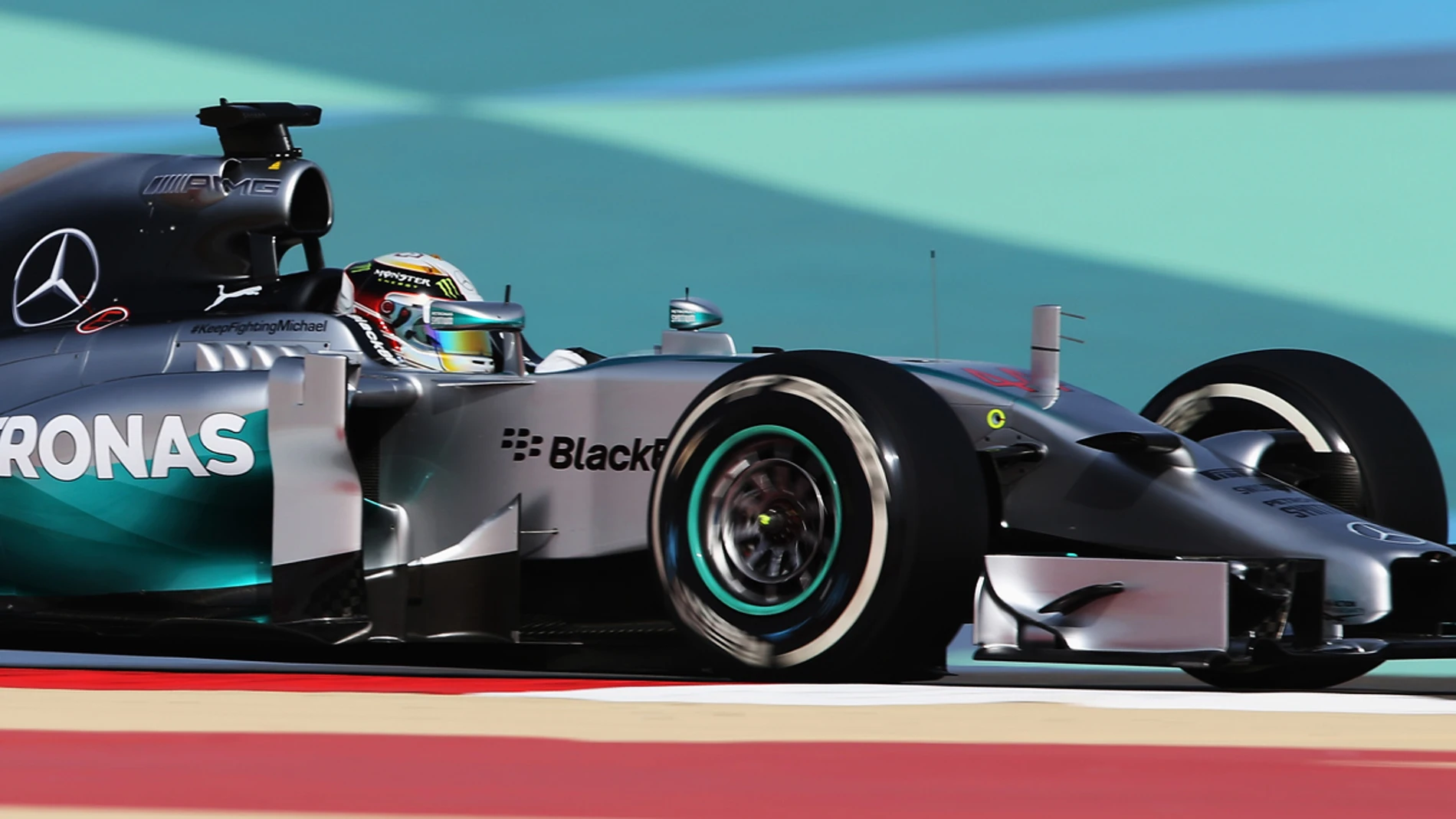 Hamilton muestra el poder del Mercedes