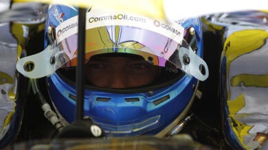 Jolyon Palmer se lleva la segunda carrera de Baréin por delante de Trummer