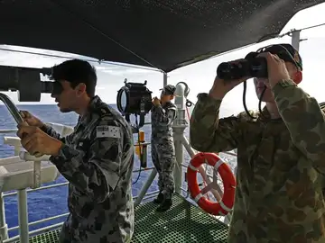 Labores de búsqueda de los restos del vuelo MH370 de Malaysia Airlines Labores de búsqueda de los restos del vuelo MH370 de Malaysia Airlines