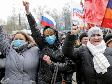 Manifestantes en Donetsk