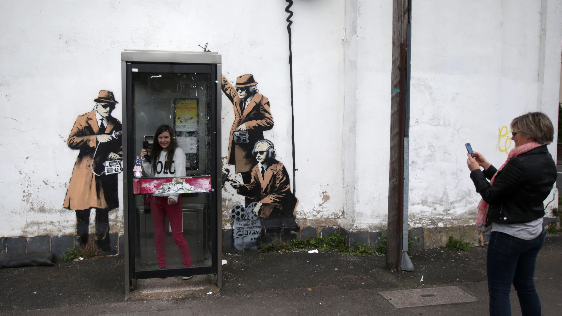 Mural callejero atribuido a Banksy Mural callejero atribuido a Banksy