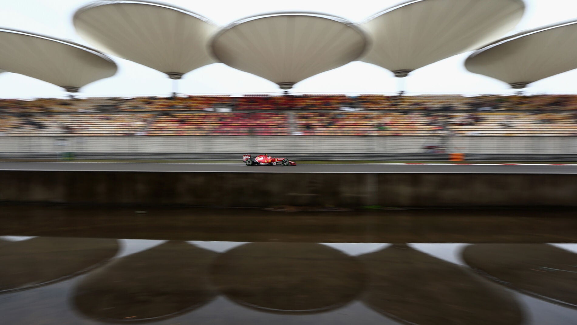Raikkonen, en la distancia