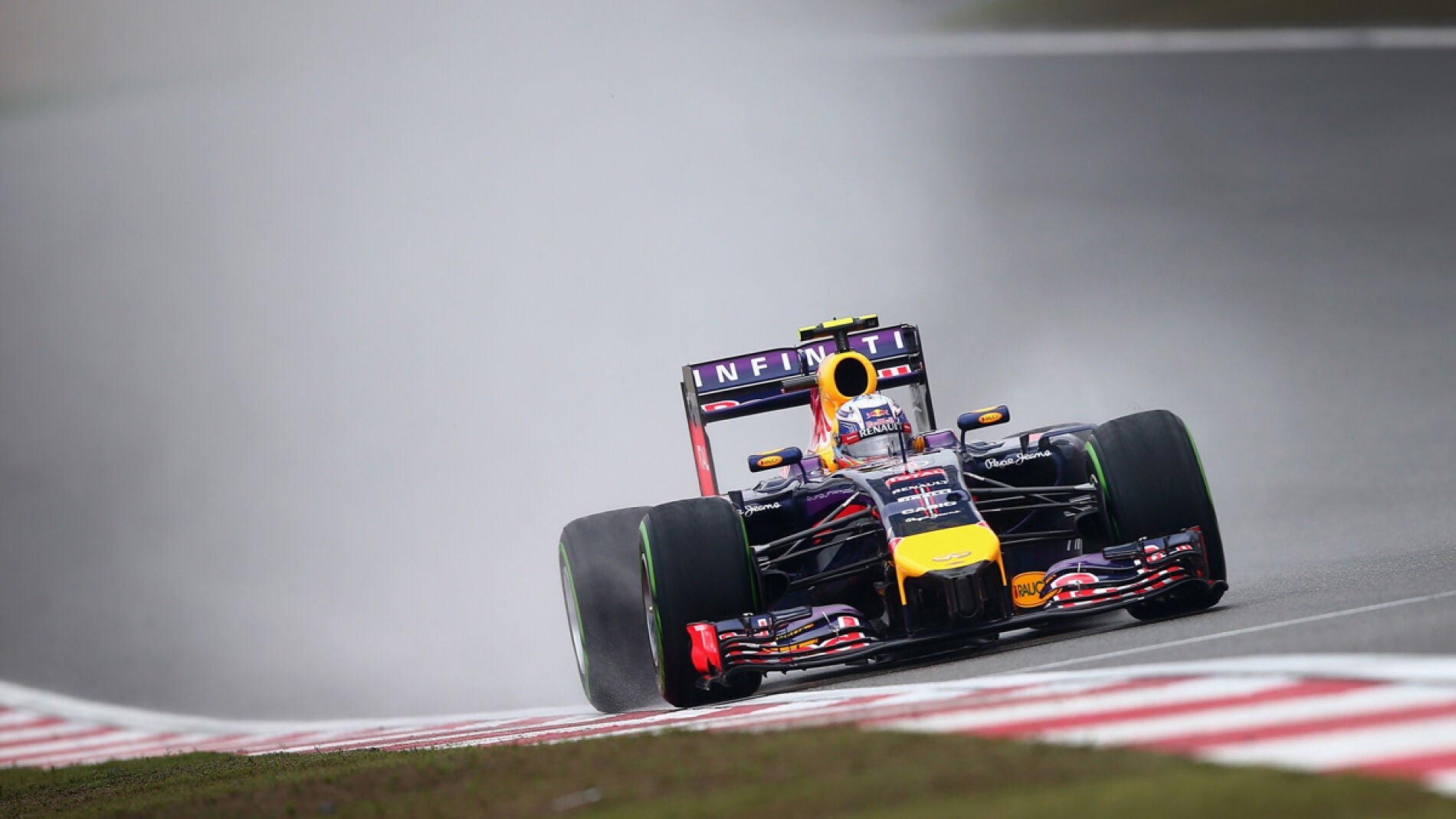 Daniel Ricciardo, en el agua de China