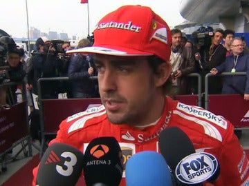 Alonso, ante los medios