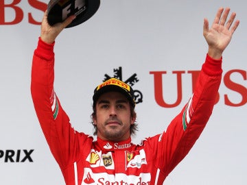 Alonso, en el podio de Shanghái