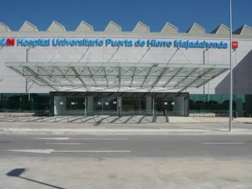 Fachada principal del hospital Puerta de hierro Fachada principal del hospital Puerta de hierro