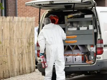 Investigadores en el lugar del suceso Investigadores en el lugar del suceso