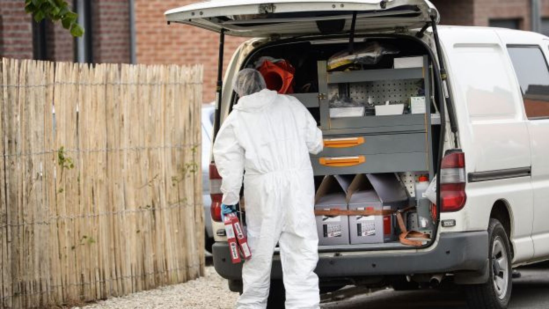 Investigadores en el lugar del suceso