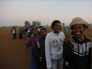 El CNA logra más del 60 por ciento de los votos en Sudáfrica