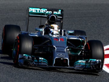 Hamilton luce el Mercedes en Cataluña