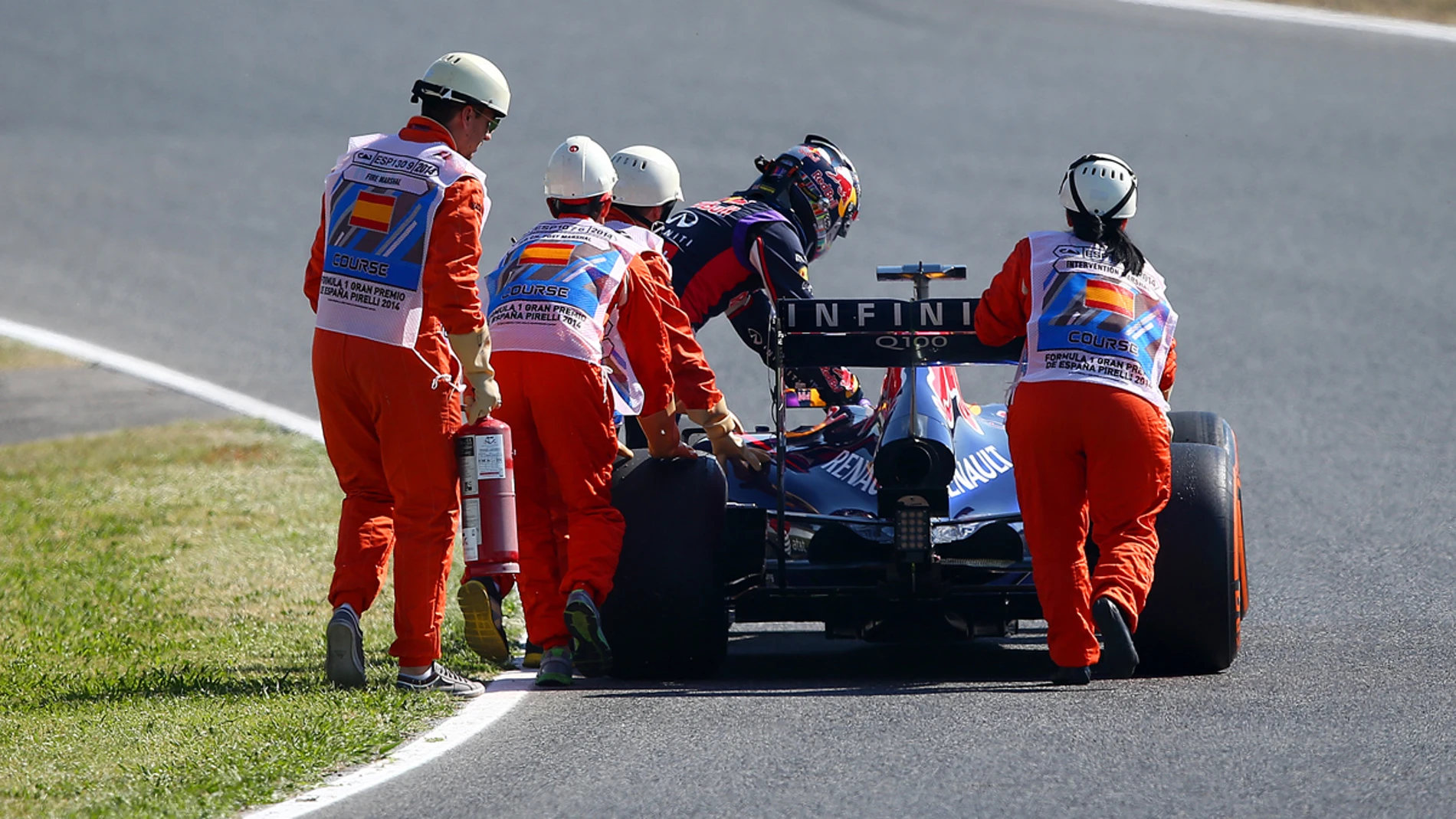Vettel, con problemas en su coche