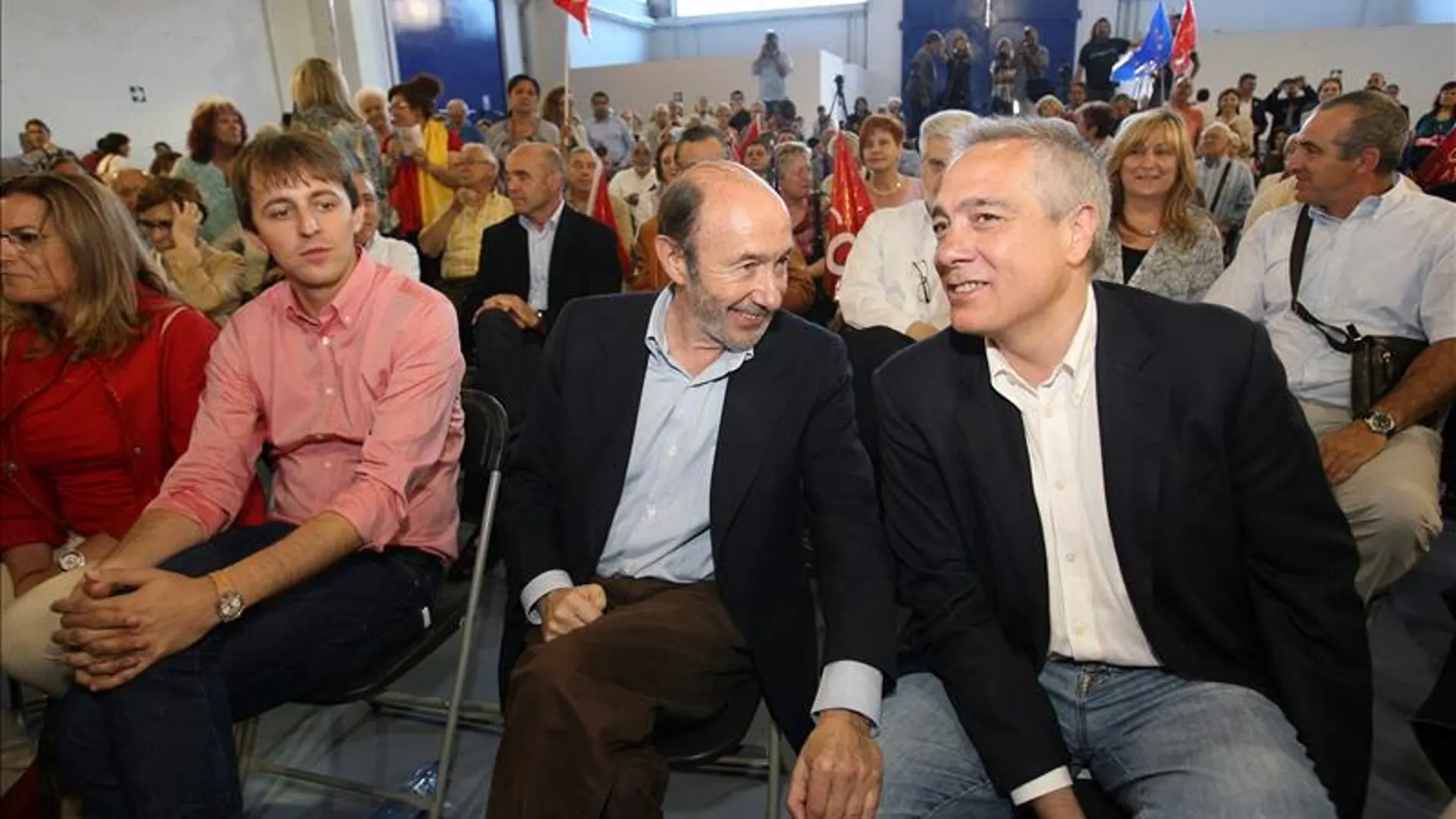 Rubalcaba junto a Pere Navarro